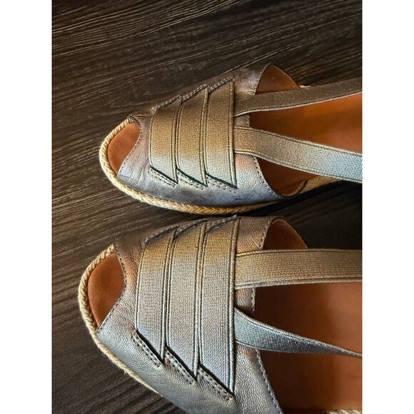 Gentle Souls Kenneth Cole Luci Metallic Peep-Toe Espadrille Sandals Sz. 9.5 - Picture 7 of 9